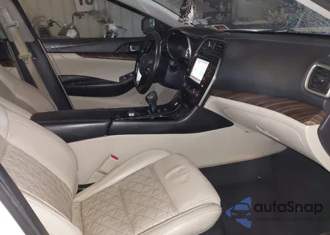 2016 Nissan Maxima 3.5 Platinum z USA, uszkodzony, nr VIN 1N4AA6AP3GC415375